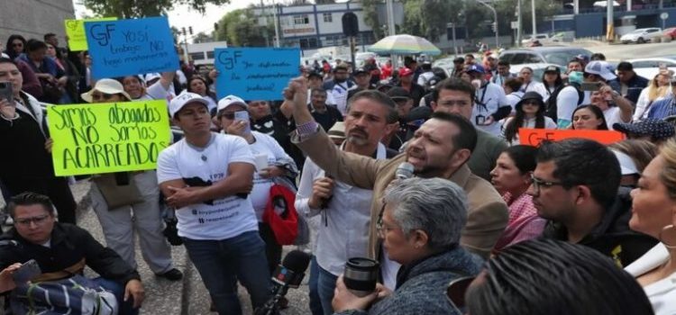 Con una protesta ante el Poder Judicial en Coahuila contra reforma de AMLO