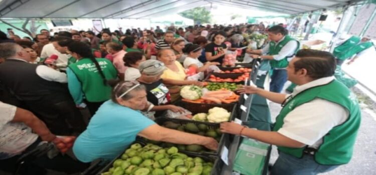 Les llevan a las familias de Coahuila los productos a bajo costo con Mercadito Mejora