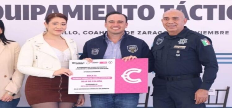 Para reforzar seguridad en Coahuila se entregan patrullas, armas y también becas