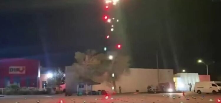 El show de drones por fiestas patrias fallan y se desploman en Piedras Negras