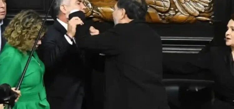 Ya salió el corrido de Alito y su pelea con Fernández Noroña