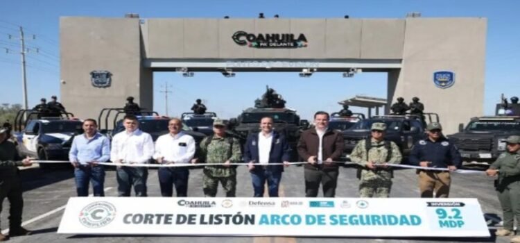 El estado de Coahuila se inauguran un arco carretero y cuartel estatal en Hidalgo