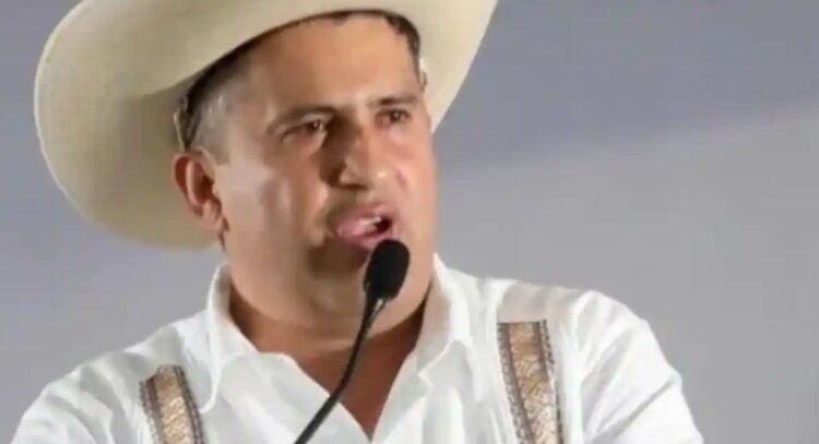 Detienen a presunto autor intelectual del asesinato del alcalde Carlos Manzo Detienen a presunto autor intelectual del asesinato del alcalde Carlos Manzo