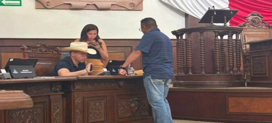 El diputado del PT en Coahuila se resiste a dejar curul tras suspensión por inasistencias
